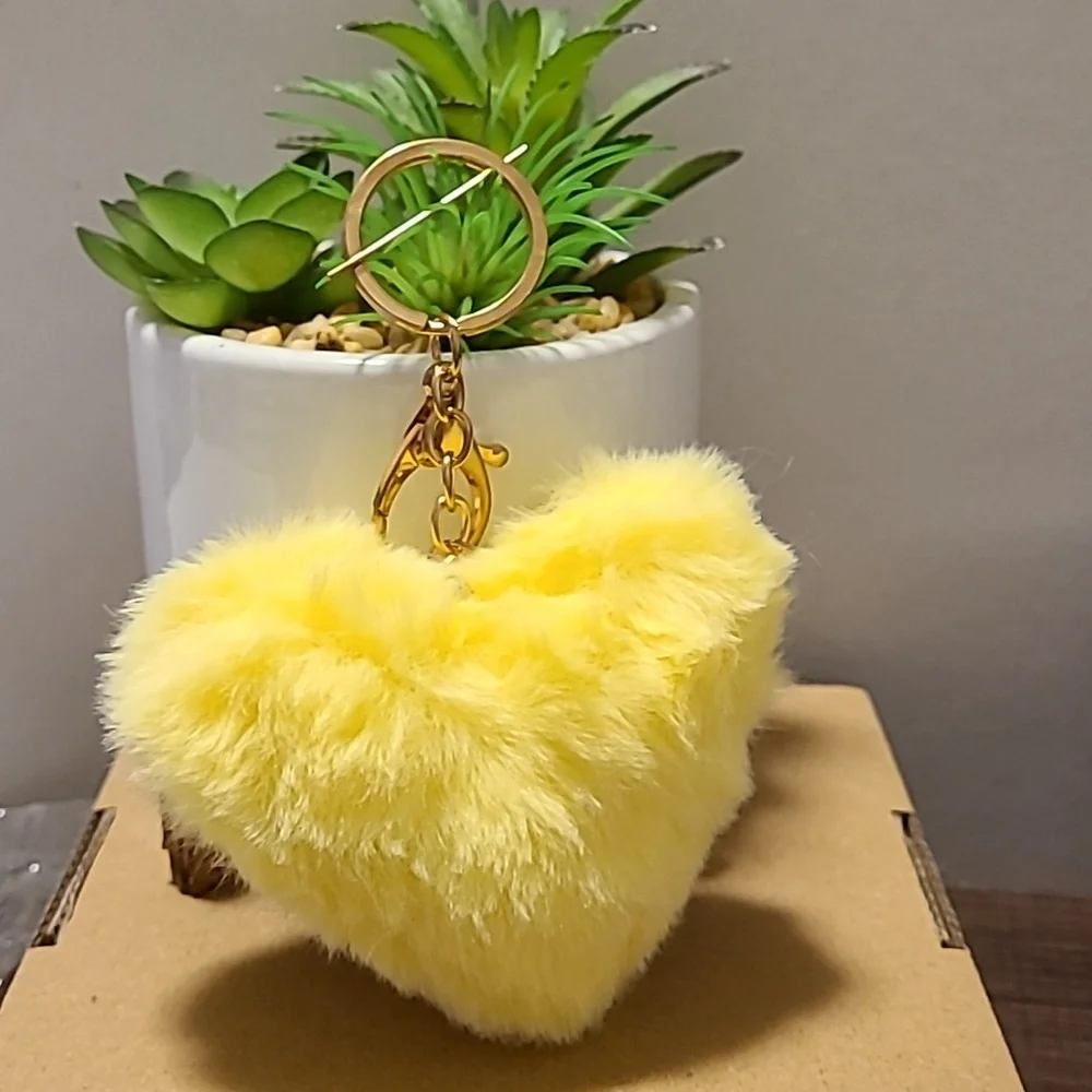Yellow Faux Fur Heart‎ Keychain Purse Charm Bag Charm Fluffy Cute Accessory